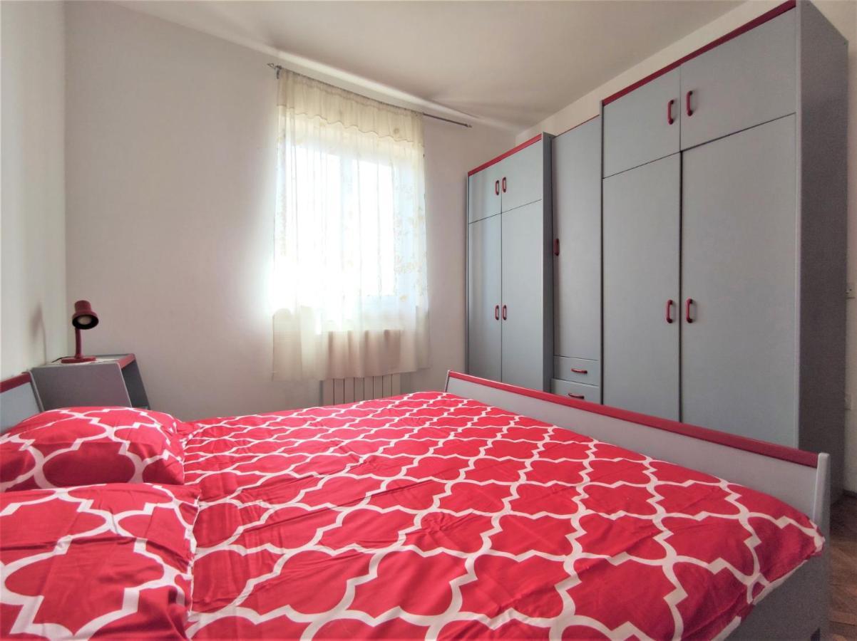 Apartments Morena Rakalj ภายนอก รูปภาพ