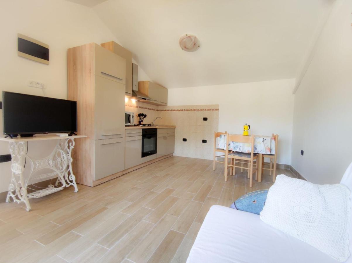 Apartments Morena Rakalj ภายนอก รูปภาพ
